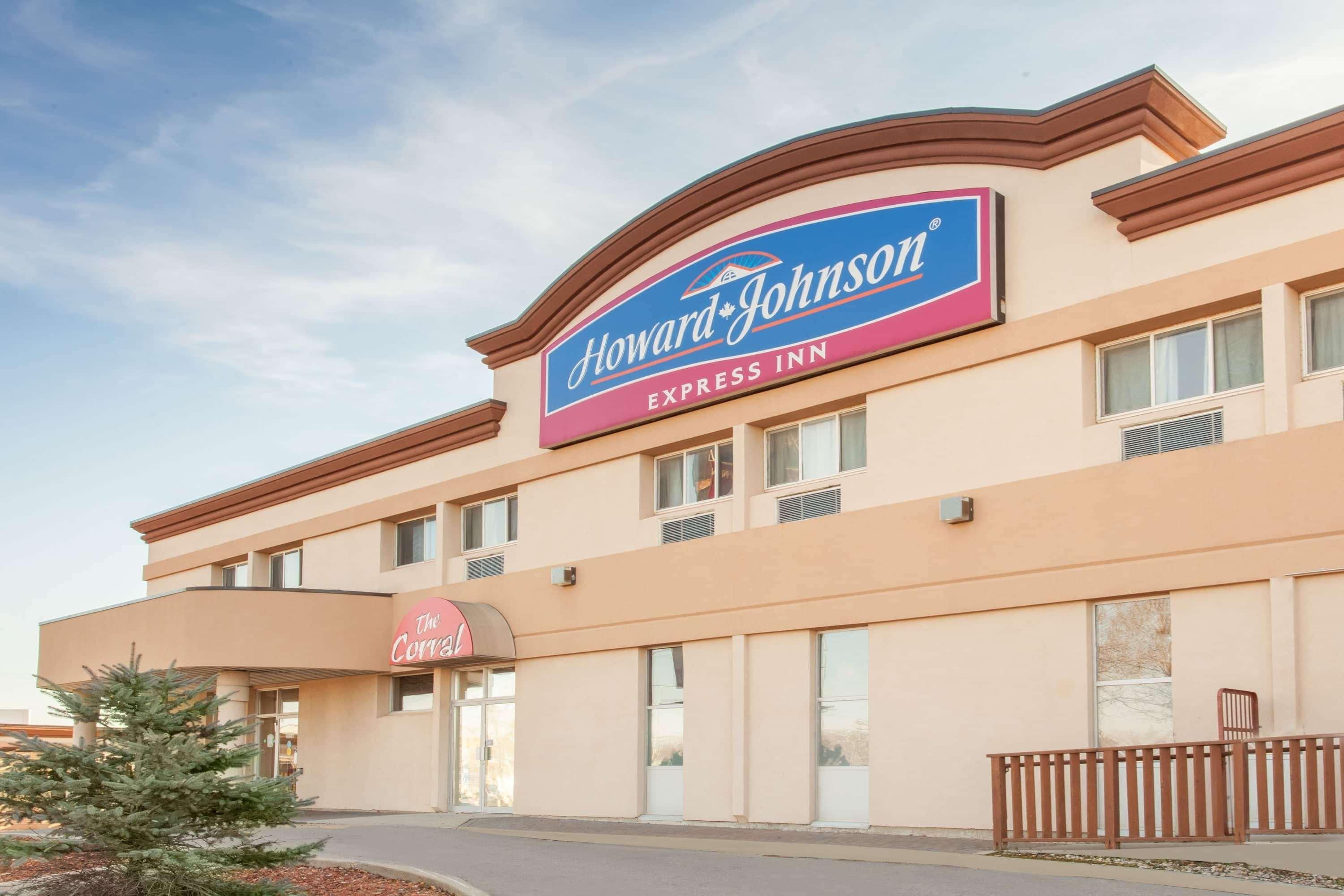 Howard Johnson By Wyndham Winnipeg West Exterior photo